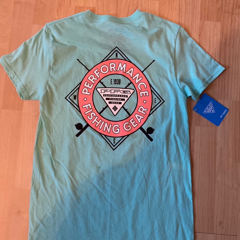 NWT!! Men’s Columbia pfg T-shirt size small
